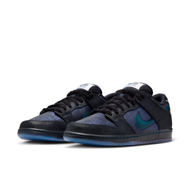 Nike SB X Bluetile Dunk Low Pro Shoe Black/Marina/White